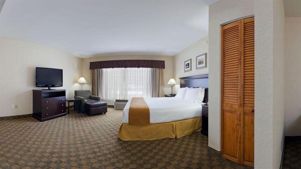 Holiday Inn Express & Suites Carneys Point - Pennsville By Ihg Kültér fotó
